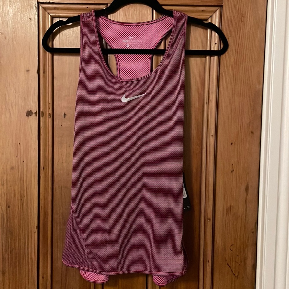 New with tags Nike Aeroreact womens racerback tank top swoosh pink medium
